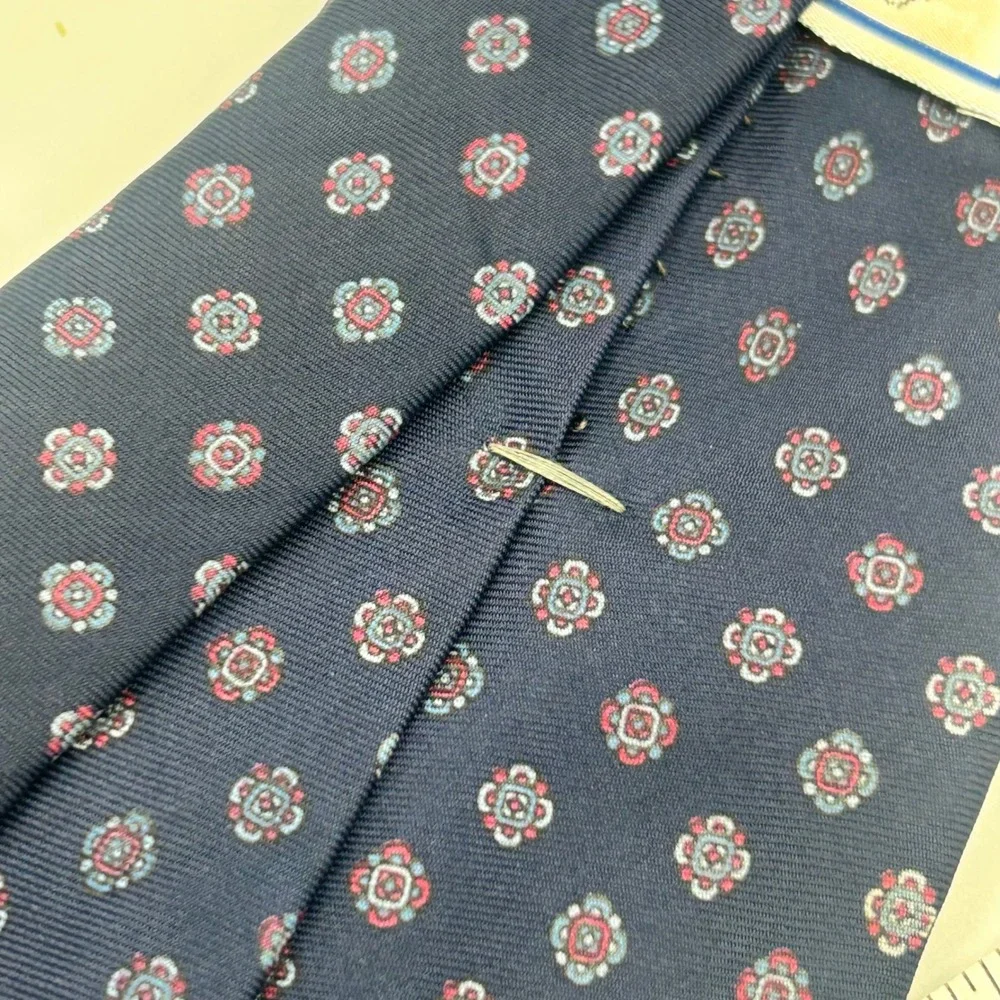 Vintage Yves Saint Laurent Mens Silk Tie Navy Blue Medallion Geometric USA Made